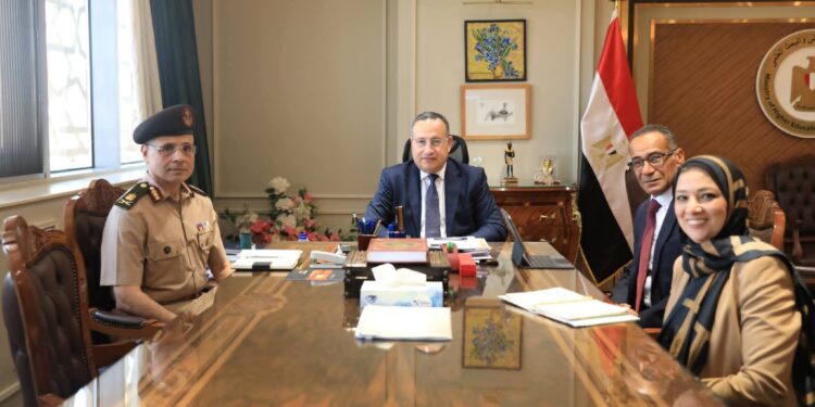 وزير التعليم العالي يتابع تطورات مشروع الجينوم المصري ويوجه بالتوسع في المشروعات التطبيقية