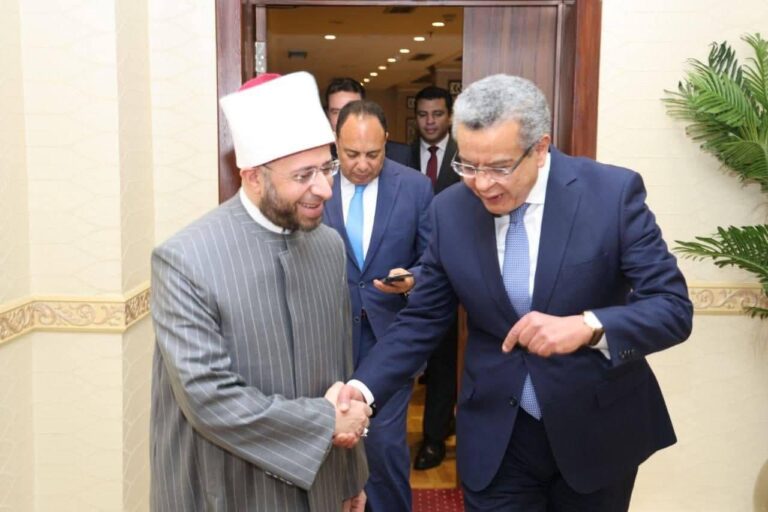 وزير الأوقاف ورئيس المركزي للمحاسبات يبحثان تعزيز التعاون وترسيخ الحوكمة الرشيدة