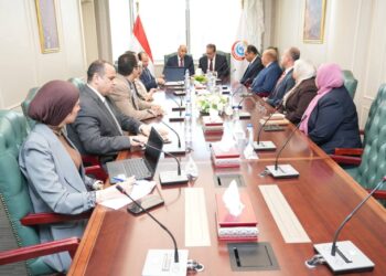 تعاون ثلاثي بين الصحة والعمل والمجلس الصحي لتطوير الخدمات الطبية والتدريب المهني