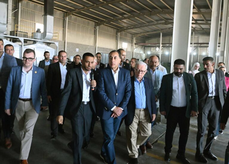 مدبولي يفتتح مصنع أدوات طهي بالسخنة