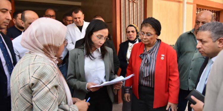 نائب وزير الصحة تتفقد منشآت البحيرة وتوجه برفع كفاءة الرعاية الأولية وصحة الأم والطفل