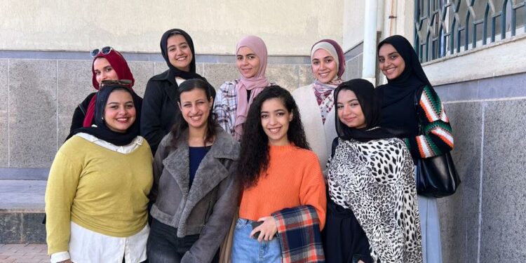 «كوزموبوليتان» مشروع تخرج بإعلام السويس يفتح نقاشًا حول الهوية الثقافية في ويبنار تفاعلي