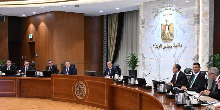 مدبولي يترأس اجتماع المجموعة الاقتصادية