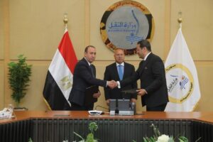 وزارة النقل توقع اتفاقية لتطوير خدمات الركاب