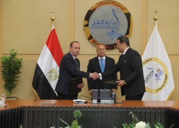 وزارة النقل توقع اتفاقية لتطوير خدمات الركاب