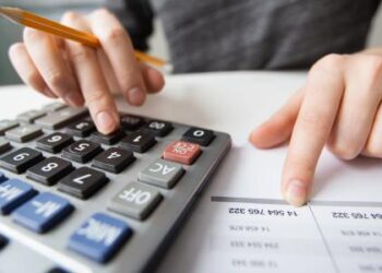 موازنة 2026/2027: زيادة الأجور 21% وتوسيع الحماية الاجتماعية