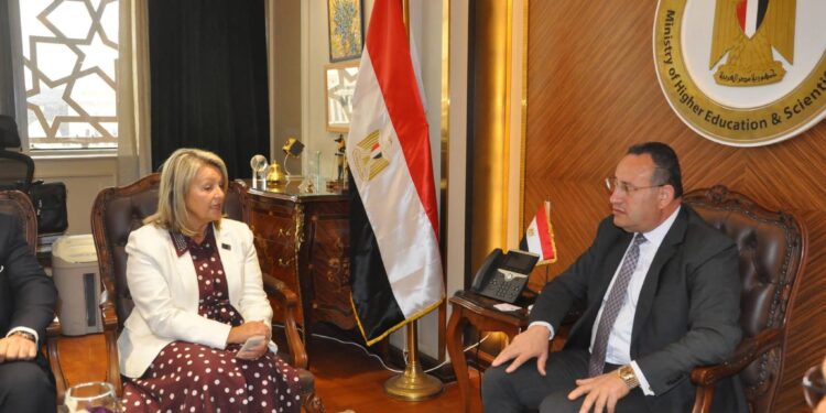 تعزيز التعاون الأكاديمي بين مصر وبريطانيا
