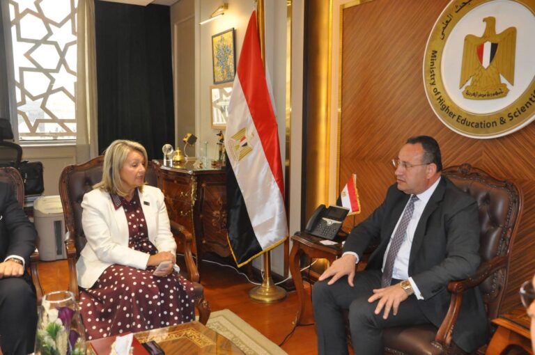 تعزيز التعاون الأكاديمي بين مصر وبريطانيا