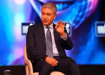 وزارة السياحة تصدر أول رخصة مميكنة لمركز غوص في شرم الشيخ