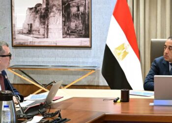 مدبولي يتابع خطة التنمية مع وزير التخطيط