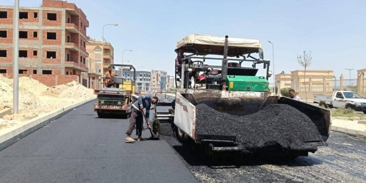 تطوير الطرق يعزز السيولة المرورية بالمدن الجديدة