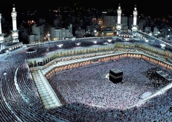 وزير السياحة والآثار يوجه بتكثيف الاستعدادات لموسم الحج السياحي ويحذر من الكيانات الوهمية