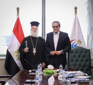 وزير الصحة يستقبل بابا الروم الأرثوذكس لبحث إنشاء مستشفى بالإسكندرية
