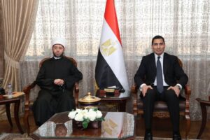وزيرا الشباب والرياضة والأوقاف يبحثان آليات التعاون المشترك وتطوير المنشآت