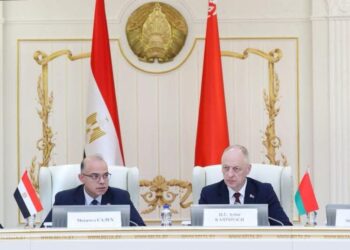 وزيرا الاستثمار بمصر وبيلاروسيا يبحثان تعزيز تواصل مجتمع الأعمال وتوطين الصناعات الثقيلة
