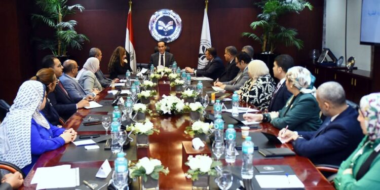 رئيس هيئة الاستثمار يبحث خطط رفع كفاءة الأداء المؤسسي وتطوير العنصر البشري لتعزيز مناخ الاستثمار