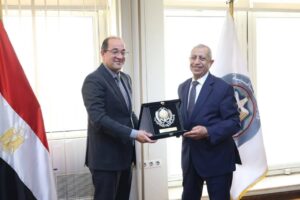 وزير المالية يبحث مع رئيس الأكاديمية العربية للعلوم والتكنولوجيا سبل بناء كوادر بشرية وتطوير الأداء المؤسسي