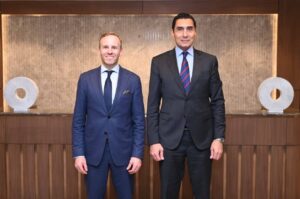 وزير الشباب والرياضة يجتمع بنظيره الفنلندي لبحث تعزيز التعاون المشترك في مجالي الشباب والرياضة