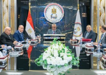 وزير الدولة للإنتاج الحربي يوجّه بتوسيع التعاون الصناعي وتسريع وتيرة تنفيذ المشروعات لدعم خطط التطوير وزيادة الإنتاج المحلي