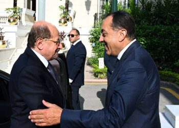 رئيس الوزراء يلتقي نظيره اليمني بالقاهرة ويبحثان تعزيز التعاون الثنائي والتنسيق المشترك لمواجهة التحديات الإقليمية