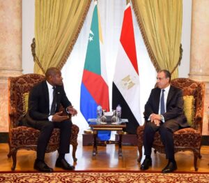 وزير الخارجية يستقبل نظيره القُمري بالقاهرة لبحث دفع التعاون الاقتصادي والتنسيق المشترك حول قضايا القارة الأفريقية