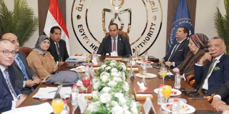 مجلس إدارة هيئة الرعاية الصحية يهنئ القيادة السياسية بعيد الأضحى ويوافق على ميكنة اللجان الطبية وتشكيل لجان لاستبقاء الكوادر وتنمية السياحة العلاجية