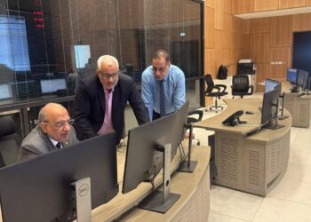 وزير الكهرباء يقضي أول أيام العيد مع عاملي المركز القومي للتحكم في الطاقة ويتابع آليات تأمين استقرار الشبكة الموحدة ومجابهة الأحمال