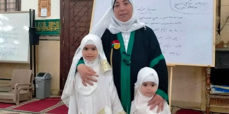 واعظات الأوقاف يشاركن في تنظيم مصليات السيدات ويبثثن الأجواء الإيمانية والبهجة في نفوس الأطفال بساحات عيد الأضحى