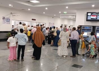 إقبال جماهيري لافت على مونوريل شرق النيل في ثالث أيام عيد الأضحى لزيارة العاصمة الإدارية الجديدة