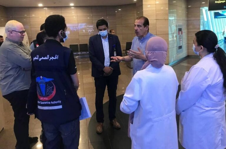 نائب وزير الصحة يتفقد الحجر الصحي بمطار القاهرة لمتابعة إجراءات استقبال الحجاج وتطبيق تدابير الترصد الوقائي للوافدين
