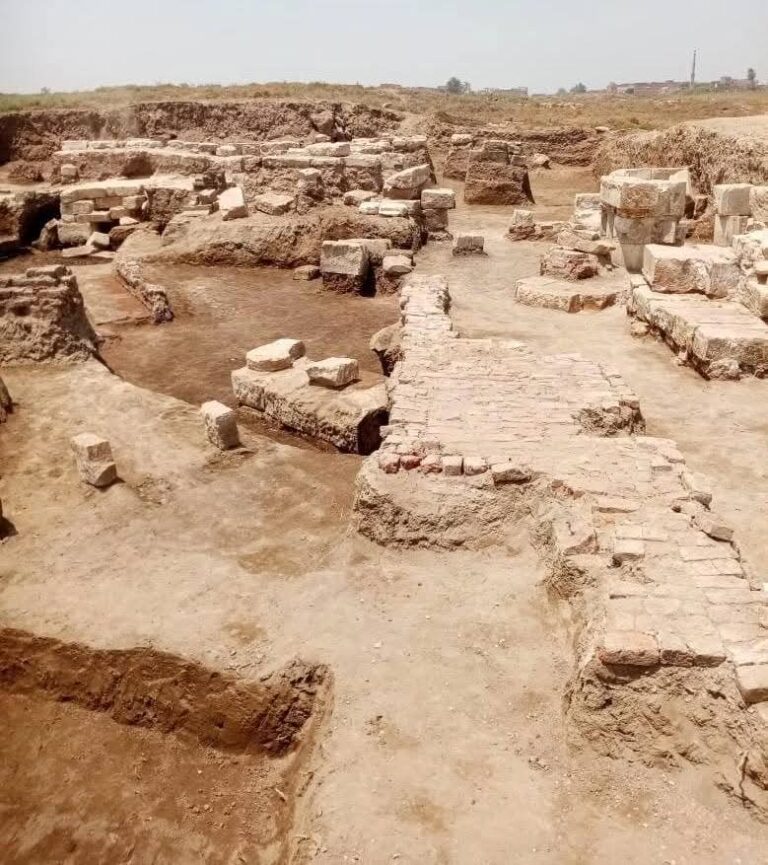 كنوز أثرية جديدة بإهناسيا المدينة.. ووزير السياحة يؤكد: الاكتشافات تُبرز التنوع الحضاري والثقافي لمصر عبر العصور