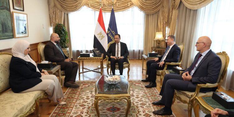 استثمارات بمليار دولار.. “كونسنتركس” العالمية توسع أعمالها بمصر لتوفير 11 ألف فرصة عمل جديدة في المحافظات