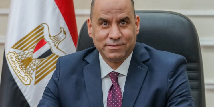 العمل تعلن 4145 فرصة جديدة في 11 محافظة وتفتح باب التقديم طوال مايو