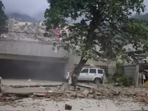 زلزالان عنيفان يضربان فنزويلا