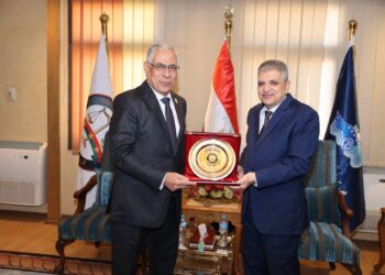 الفريق أسامة ربيع يستقبل النائب العام