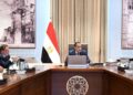 رئيس الوزراء يعقد اجتماعاً مع محافظ البنك المركزي ووزير المالية لتأمين اعتمادات السلع والاحتياطيات الأجنبية