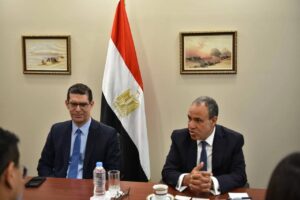 وزير الخارجية يلتقي كبرى الصحف ووكالات الأنباء الكورية في سول ويستعرض محددات السياسة الخارجية وفرص الاستثمار بمصر