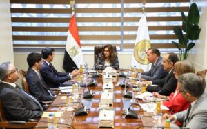 وزيرة التنمية المحلية والبيئة تبحث مع الأمين العام لمنظمة المدن العربية بناء القدرات وتبادل الخبرات في الإدارة الحضرية والبيئية
