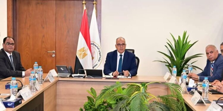 وزير الري يترأس اجتماع لجنة إيراد النهر لمتابعة مخزون السد العالي وتأثيرات ظاهرة «النينيو» المناخية