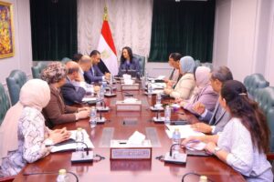 وزيرة التضامن تلتقي أعضاء مجلسي النواب والشيوخ وتستعرض منظومة التمكين الاقتصادي المستوحاة من تجربة “بنك جرامين”