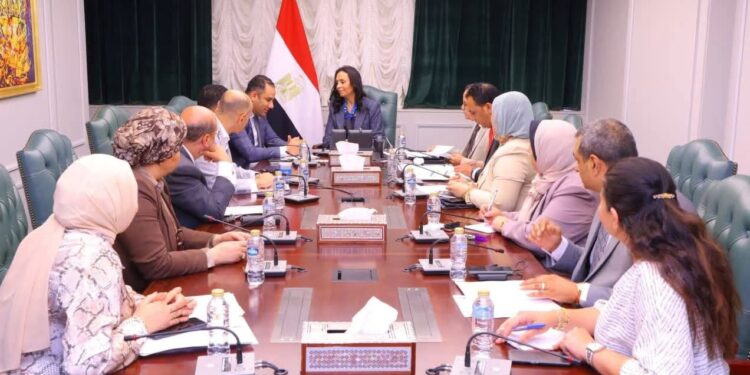 وزيرة التضامن تلتقي أعضاء مجلسي النواب والشيوخ وتستعرض منظومة التمكين الاقتصادي المستوحاة من تجربة “بنك جرامين”