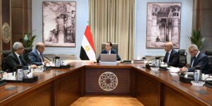 رئيس الوزراء يتابع جهود تعظيم الاستفادة من شركات الإنتاج الحربي ويوجه بالتنسيق لتوطين الصناعات المدنية والمستدامة