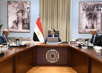 رئيس الوزراء يتابع جهود تعظيم الاستفادة من شركات الإنتاج الحربي ويوجه بالتنسيق لتوطين الصناعات المدنية والمستدامة