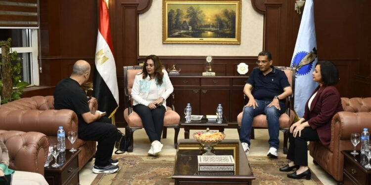وزيرة التنمية المحلية والبيئة ومحافظ البحر الأحمر يبحثان بالغردقة الخطة التنفيذية لحوكمة منظومة المخلفات وتطوير المدافن الصحية