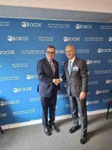 وزير التخطيط يبحث بباريس ترتيبات استضافة مصر للاجتماع الوزاري لمنظمة (OECD) وصياغة مرحلة جديدة من التعاون