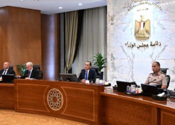 مدبولي في اجتماع الحكومة يهنئ المصريين بذكرى 30 يونيو ويشيد بجهود الرئيس السيسي لاحتواء أزمات المنطقة