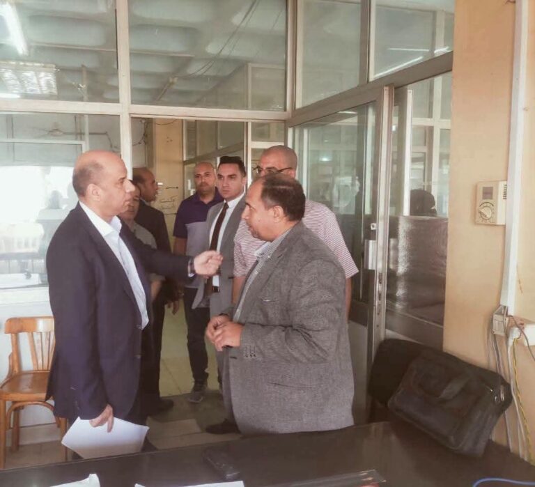 «لا تدفعوا جنيهًا واحدًا لوسيط».. وزير العمل يفاجئ مكتب العاشر من رمضان برسالة حاسمة للمواطنين