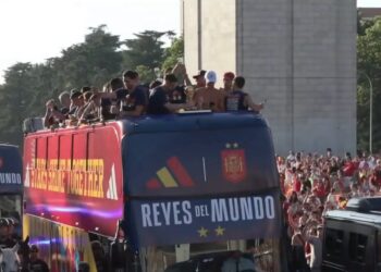 إسبانيا تحتفل بلقب كأس العالم في شوارع مدريد