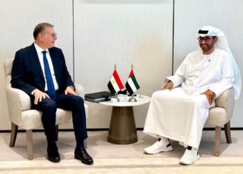 وزير البترول يبحث مع أدنوك زيادة استثمارات الغاز