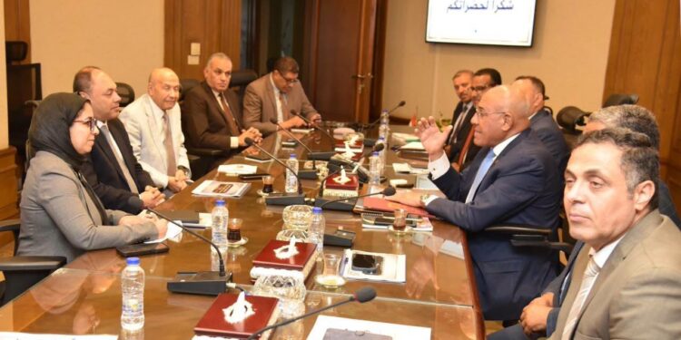 هيئة تنمية الصعيد والهيئة العربية للتصنيع تبحثان دعم مشروعات التنمية